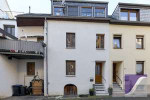 Nähe Bernkastel-Kues: Wohnhaus mit Balkon und PKW-Stellplatz – Raunstraße 3, 54470 Bernkastel-Kues – Vorschaubild 2