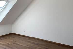Klimatisierte und renovierte 2 1/2 Zimmer Dachgeschosswohnung mit Terrasse in Duisburg – Ulrichstr. 26, 47051 Altstadt, Duisburg – Vorschaubild 11