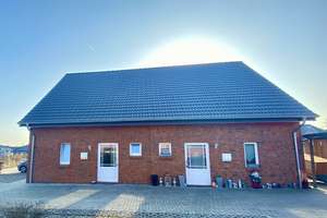 Junges Doppelhaus in beliebter Lage von Schleswig – Die vollständige Adresse der Immobilie erhältst du vom Anbieter., 24837 Schleswig – Vorschaubild 2