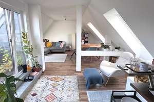 Gute Kapitalanlage: Attraktive DG-Wohnung mit Dachterrasse Nähe Volksgarten