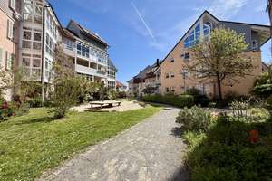 Wohnen im Einklang mit Natur und Architektur – außergewöhnliche Maisonette-Wohnung mit Wintergarten – Franklinstraße 71, 70435 Zuffenhausen-Am Stadtpark, Stuttgart – Vorschaubild 3