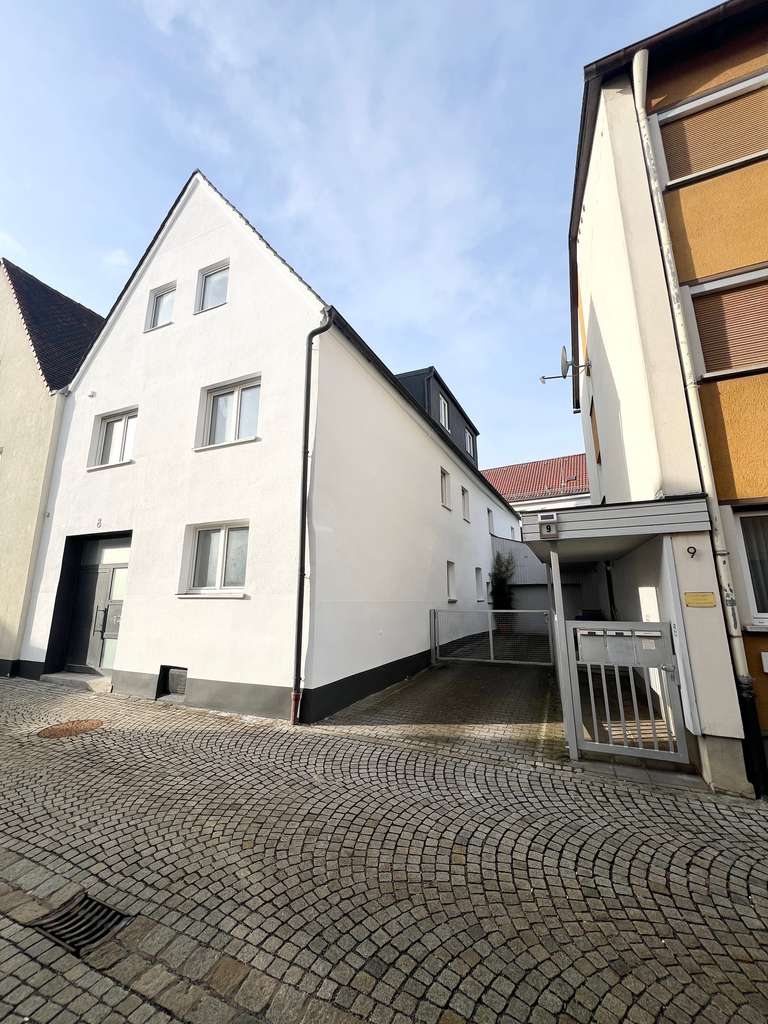 Innenstadt ! Sanierte 3 Zimmer Wohnung