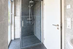 🏡 Lichtdurchflutete 2-Zimmer-Wohnung mit großem Sonnenbalkon in Frankfurt-Bergen-Enkheim – 60388 Bergen-Enkheim, Frankfurt am Main – Vorschaubild 4