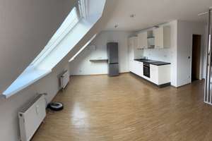 2-Raum-Dachgeschossstudio mit Einbauküche in Huttrop