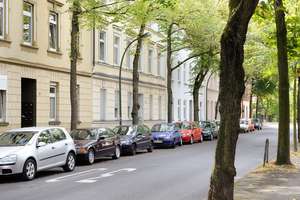 Renovierte Altbau 2-Zimmer-Wohnung im 1.OG in Düsseldorf-Benrath - jetzt verlieben und einziehen!