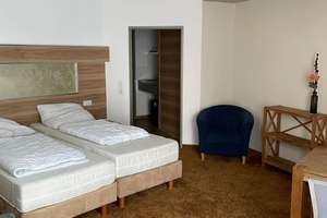 Vollmöbliertes Apartment, Pauschal Miete mit Elektrik und Heizung inkl. – Henriettenstr. 1, 45127 Stadtkern, Essen – Vorschaubild 10