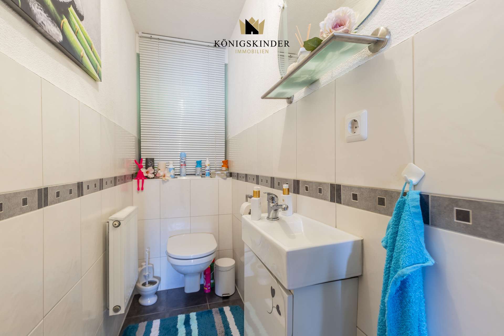 Immobilie in Renningen - Charmantes Zweifamilienhaus mit großem Garten und Potenzial in ruhiger Lage von Renningen-Malmsheim - Bild 3