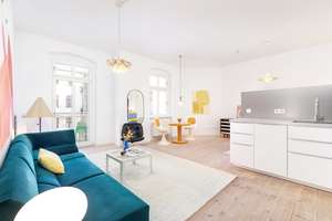 Winsstraße: Wunderschöne Altbauwohnung mit Balkon, hohe Decken, Tageslichbad, ruhige Innenhoflage – Winsstraße 59, 10405 Prenzlauer Berg, Berlin – Vorschaubild 3
