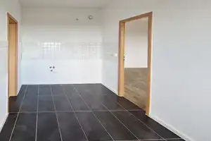 Helle 3-Zimmer-Wohnung mit Balkon und Dusche – Ideal für kleine Familien + *2 NKM geschenkt* – Wegastraße 26, 4205 Leipzig – Vorschaubild 8