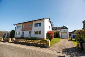 Familienhaus mit Perspektive – viel Platz und Garten in Bonn-Niederholtorf – Die vollständige Adresse der Immobilie erhältst du vom Anbieter., 53229 Holtorf, Bonn – Vorschaubild 2