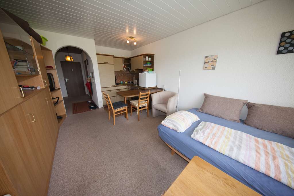 Immobilie in Bad Rodach - Sonniges 1-Zimmer Appartement! Großzügiger Westbalkon mit herrlichem Blick! Gut vermietet! - Bild 3