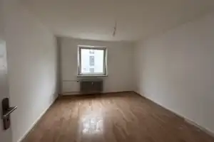 Direkt vom Eigentümer! Wohn-und Geschäftshaus im beliebten Gallusviertel! Leerstehend! – Kleyerstraße 50, 60326 Frankfurt am Main – Vorschaubild 3