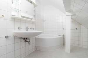 Bezugsfreie DG-Maisonette mit großem Wohnbereich und uneinsichtiger Dachterrasse – Die vollständige Adresse der Immobilie erhältst du vom Anbieter., 12277 Marienfelde, Berlin – Vorschaubild 19