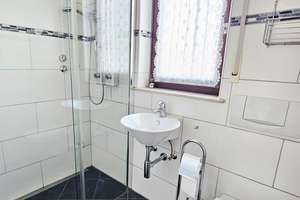 Interessantes 1-2 Familienhaus in ruhiger, gefragter Lage – Die vollständige Adresse der Immobilie erhältst du vom Anbieter., 70619 Heumaden, Stuttgart – Vorschaubild 12
