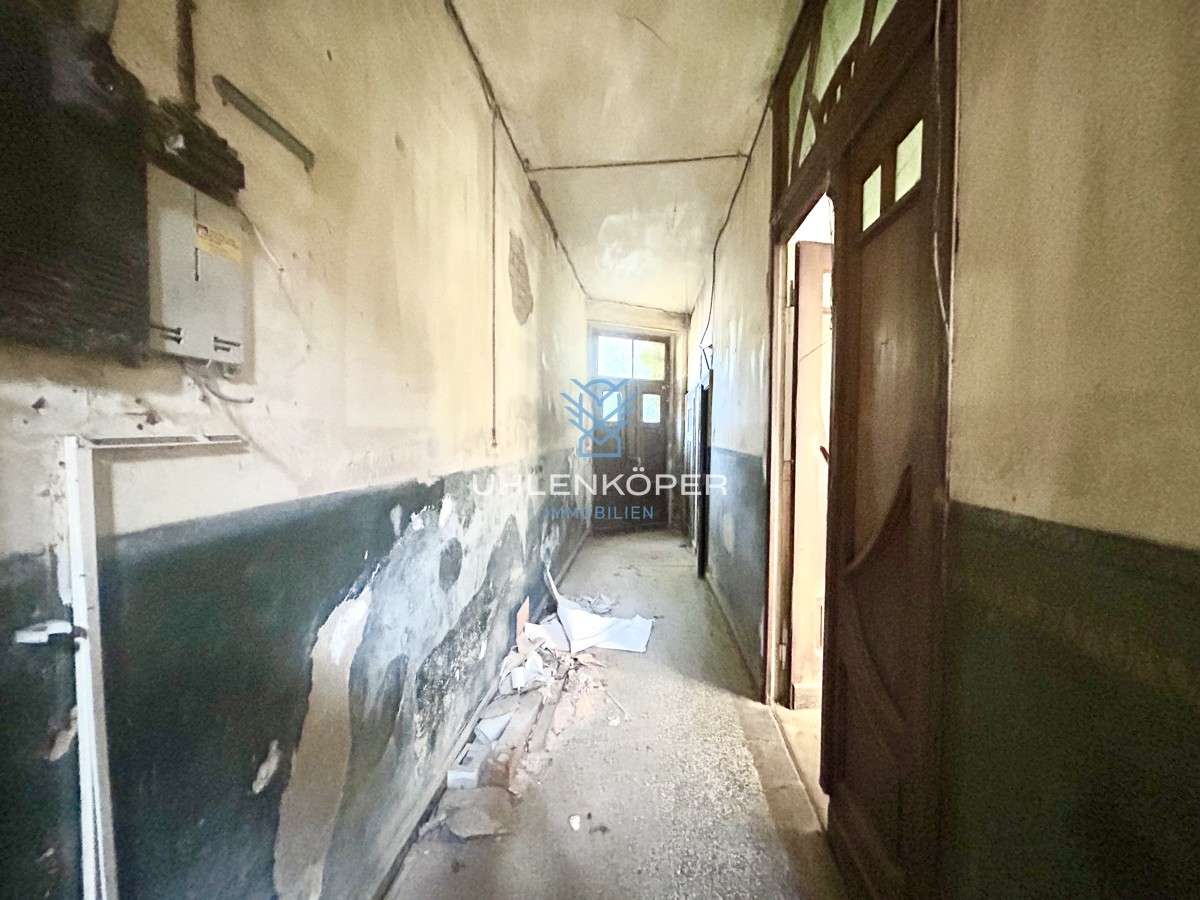 Preis-Highlight: Mehrfamilienhaus in Top-Lage mit Entwicklungschance, Salzlandkreis – Bild 4