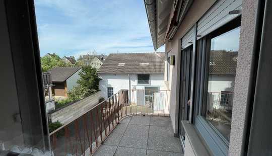 Bild von Dreieich-Sprendlingen: Wohnhaus mit 2 Wohnungen, Scheune und großem Garten