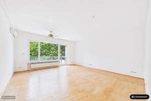 Sofort bezugsfrei: 3-Zimmer-Wohnung mit großem Balkon, Klimaanlage und Stellplatz