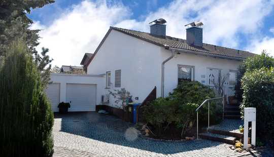 Bild von Ihr neues Zuhause wartet – Top gepflegtes Haus mit idyllisch angelegter Gartenlandschaft