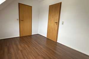 2 Zimmer Dachgeschosswohnung in ruhiger Lage! – Wangeroogestr. 49, 40468 Düsseldorf – Vorschaubild 3