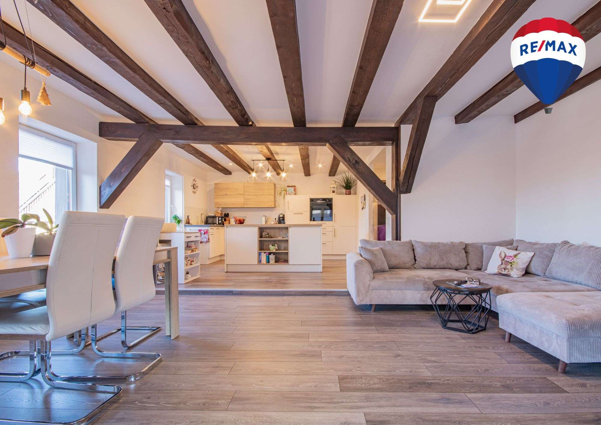 Immobilie in Sankt Peter - Licht, Raum und Schwarzwaldgefühl – ein Zuhause zum Verlieben
4-Zimmer-Wohnung in Sankt Peter - Bild 3