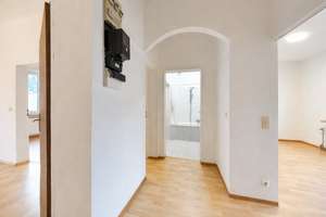Stilvolle 2-Zimmer-Altbauwohnung mit hohen Decken, großer Wohnküche & Balkon – Die vollständige Adresse der Immobilie erhältst du vom Anbieter., 90459 Galgenhof, Nürnberg – Vorschaubild 4