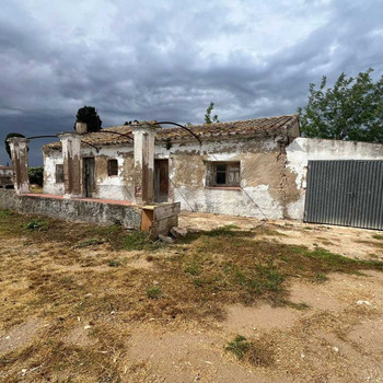 Haus zu renovieren in Deltebre, in ruhiger Umgebung nahe dem Ebro
