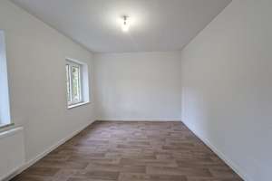 Weihnachten im neuen Haus?***Frisch renoviertes Reihenhaus mit 3 Zimmern in ruhiger Lage! – Weimarer Straße 18, 39122 Westerhüsen, Magdeburg – Vorschaubild 3