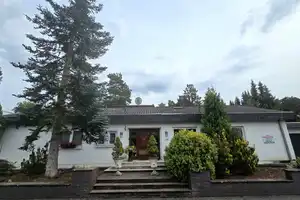 1-2 Familienhaus mit Top-Ausstattung 3 Bäder ruhiger Lage Garten Garage Carport schöne Außenanlage – Neuwied (Kreis) – Vorschaubild 1