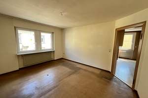 Solides Wohnhaus mit viel Freifläche für Autos, Spielwiese u. Gemüsebeet - Scheune vorhanden – Erzkopfstraße 8, 75181 Huchenfeld, Pforzheim – Vorschaubild 10