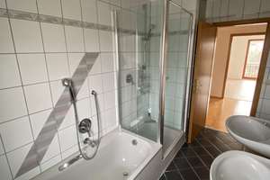 Das Reihenhaus liegt in hervorragender ruhiger Lage im Berkacher Grund in Ehingen. – Primelweg 8, 89584 Ehingen (Donau) – Vorschaubild 28