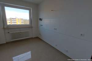 Attraktive, renovierte 3-Zimmer-Wohnung mit Balkon in Wiesbaden – Pörtschacher Str. 6, 65187 Biebrich, Wiesbaden – Vorschaubild 13