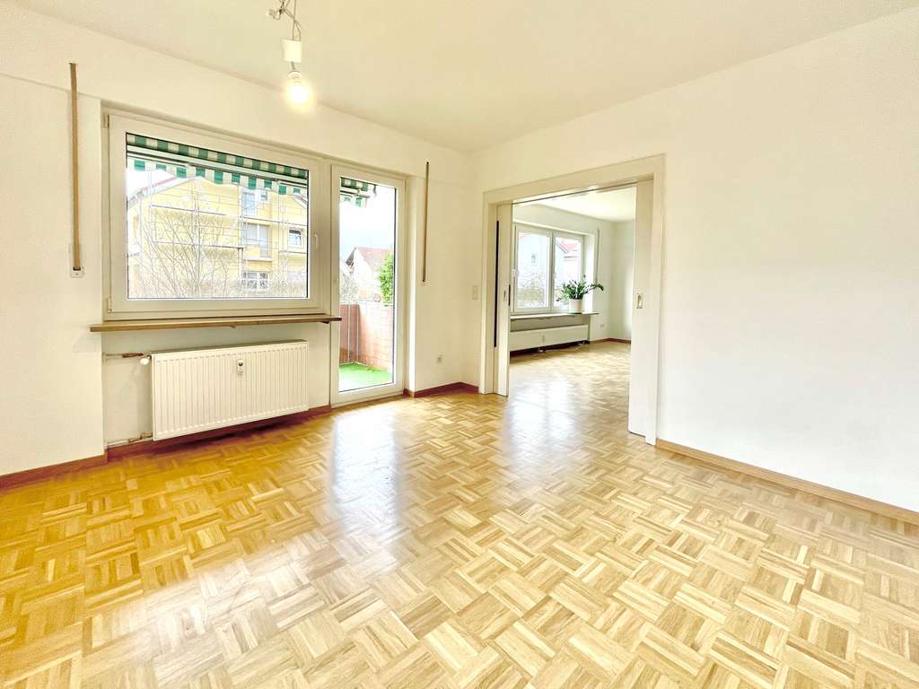 Immobilie in Hallstadt - Renovierte EG 4-Zimmer WHG mit Balkon, Einbauküche und Garage - Bild 2