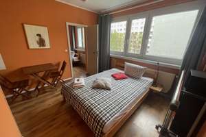 Rarität in Friedrichshain: Großzügige 4-Zimmer-Wohnung mit Stil – Die vollständige Adresse der Immobilie erhältst du vom Anbieter., 10249 Friedrichshain, Berlin – Vorschaubild 2