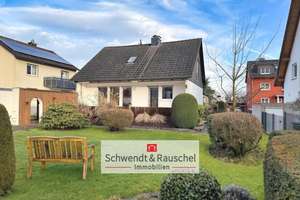 Einfamilienhaus in guter Wohnlage von Friedrichsdorf-Köppern
 – Die vollständige Adresse der Immobilie erhältst du vom Anbieter., 61381 Friedrichsdorf – Vorschaubild 1