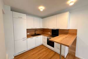 Erstklassiges Investment: Vermietete 3,5-Zimmer-DG-Wohnung mit Aussichtsbalkon & KfW 40 – Die vollständige Adresse der Immobilie erhältst du vom Anbieter., 78112 Sankt Georgen im Schwarzwald – Vorschaubild 3