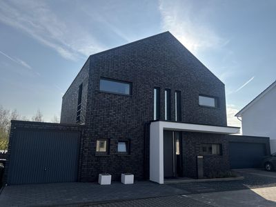 Freistehendes modernes Architektenhaus