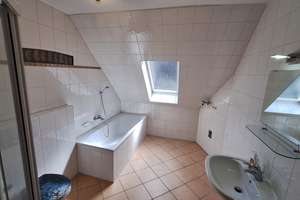 Charmante Maisonette-Dachgeschoßwohnung in bester Lage in der Augsburger Altstadt – Die vollständige Adresse der Immobilie erhältst du vom Anbieter., 86150 Lechviertel, östl. Ulrichsviertel, Augsburg – Vorschaubild 19