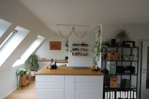 Attraktive 2-Zimmer-Dachgeschosswohnung mit Südbalkon, Einbauküche & Stellplatz – Die vollständige Adresse der Immobilie erhältst du vom Anbieter., 13158 Wilhelmsruh, Berlin – Vorschaubild 4