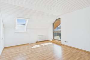 Dachgeschoss mit Loggia in Top-Lage