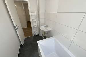 Frisch renovierte 2,5 Zimmer-Wohnung mit Balkon und Tageslichtbad mit Wanne – 23554 Sankt Lorenz Nord, Lübeck – Vorschaubild 12