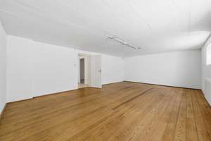 Charmantes Isartaler Holzhaus auf traumhaftem Grundstück mit enormem Entwicklungspotential. – Die vollständige Adresse der Immobilie erhältst du vom Anbieter., 81249 Lochhausen, München – Vorschaubild 27