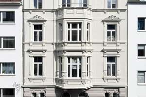 Köln Belgisches Viertel: Sanierte Altbauwohnung im EG mit Terrasse