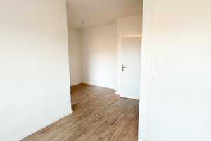 Familien hergehört! TOP 5-Raum-Wohnung mit moderner Einbauküche, 2 Balkonen und 2 Badezimmer! – Wolgograder Allee 68, 9123 Chemnitz – Vorschaubild 24