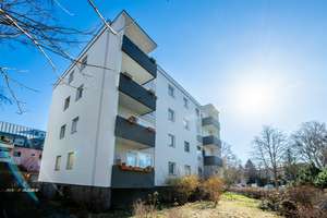 Jetzt provisionsfrei investieren: Effiziente Familienwohnung in Lichterfelde – Balkon – Gäste-WC