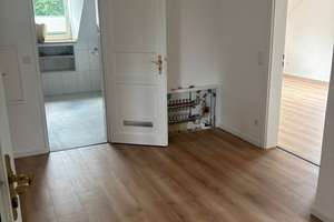 Erstbezug nach Sanierung: 4-Zi.-Wohnung mit Balkon im 2. OG in Dortmund-Wambel – Ewaldstraße 23, 44143 Wambel, Dortmund – Vorschaubild 2