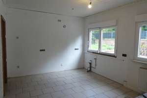 Ihr neues Zuhause: Familienhaus mit Einliegerwohnung in Dudenrod! – Die vollständige Adresse der Immobilie erhältst du vom Anbieter., 63654 Büdingen – Vorschaubild 7
