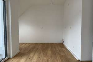Charmante Dachgeschosswohnung mit Loggia-
3- Zimmerwohnung in Leverkusen Schlebusch – Die vollständige Adresse der Immobilie erhältst du vom Anbieter., 51375 Schlebusch, Leverkusen – Vorschaubild 6