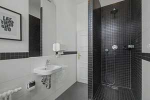 Außergewöhnliche Altbauwohnung mit mehr als 280 m² in der Karlsruher Weststadt – Die vollständige Adresse der Immobilie erhältst du vom Anbieter., 76133 Weststadt, Karlsruhe – Vorschaubild 5