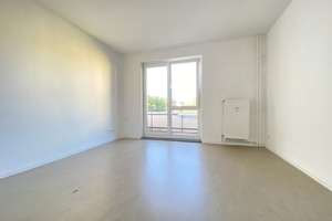Ruhig wohnen mit schönem Blick in den grünen Innenhof – Fritz-Kirsch-Zeile 24, 12459 Oberschöneweide, Berlin – Vorschaubild 4