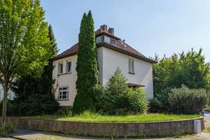 Klassischer Charme trifft Stadtnähe – großzügiges Einfamilienhaus in Herford – Die vollständige Adresse der Immobilie erhältst du vom Anbieter., 32052 Herford – Vorschaubild 3